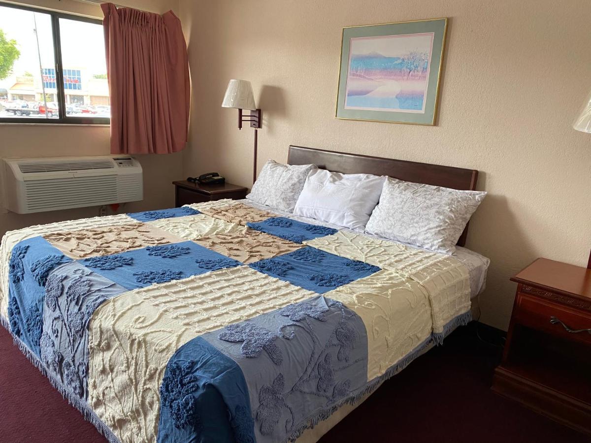 Regency Inn Fern Park Extérieur photo